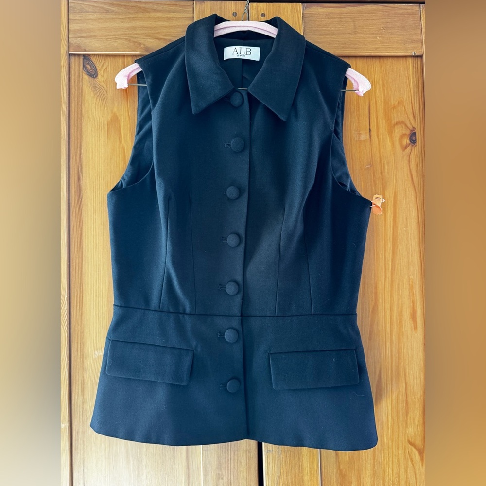 Black Sleeveless Blouse